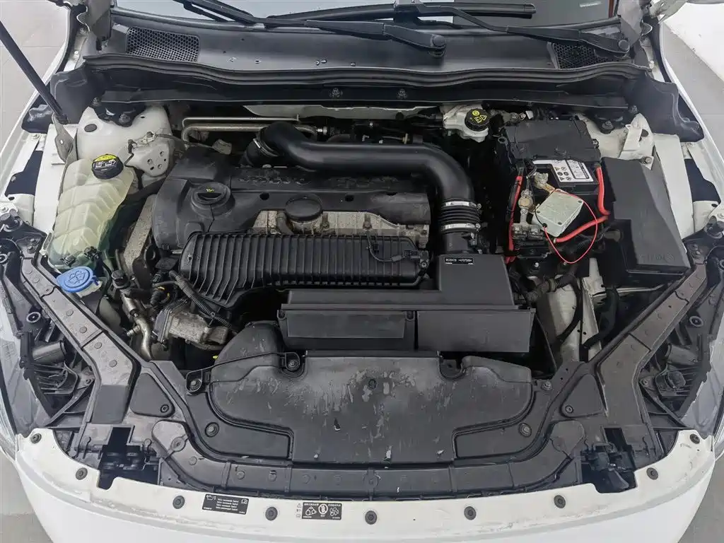 Фото 6 - Volvo V40