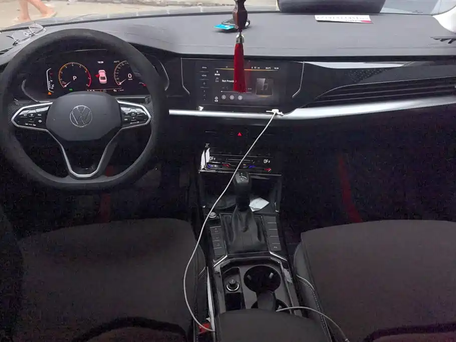 Volkswagen Passat 2024 380TSI Dragon Soaring Edition фото 12