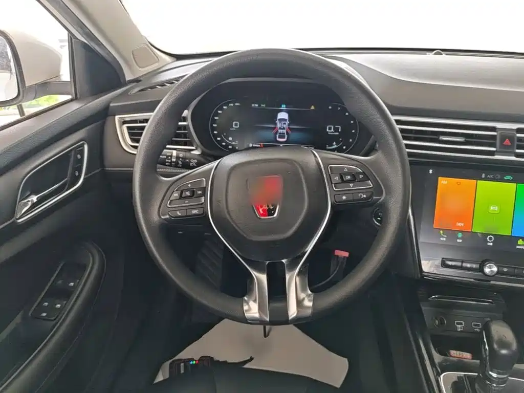 Фото 11 - Roewe i5