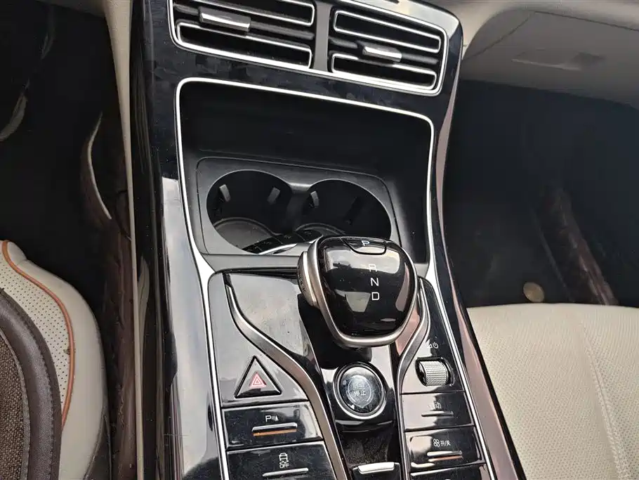 BYD Qin PLUS 2023 Champion Edition DM-i 55KM Surpassing фото 16