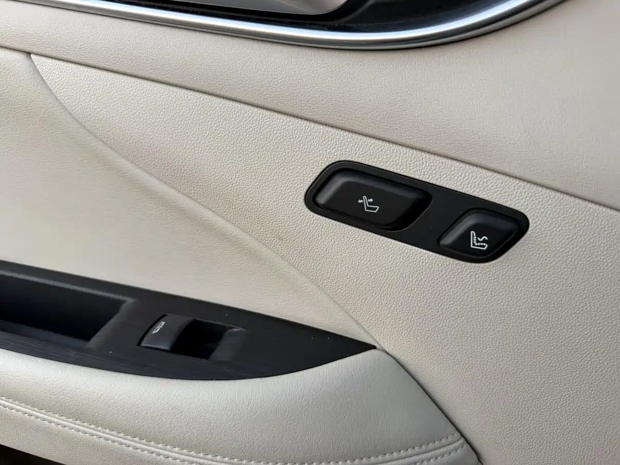 Photo 29 - Buick LaCrosse