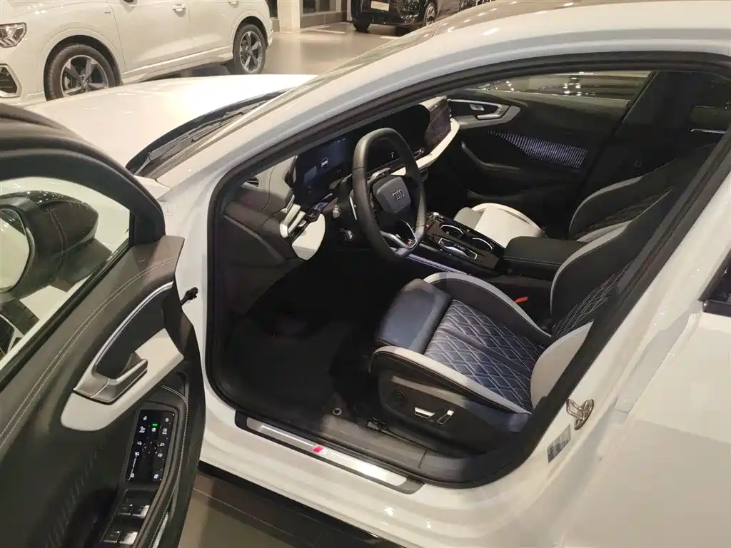 Audi A5L 2025 2.0T Sport Edition Plus фото 12