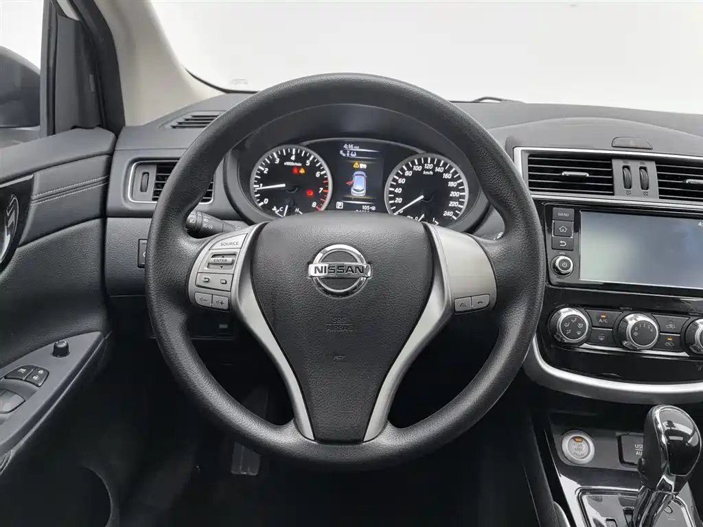 Nissan Tiida 2016 1.6L CVT Smart Edition фото 11