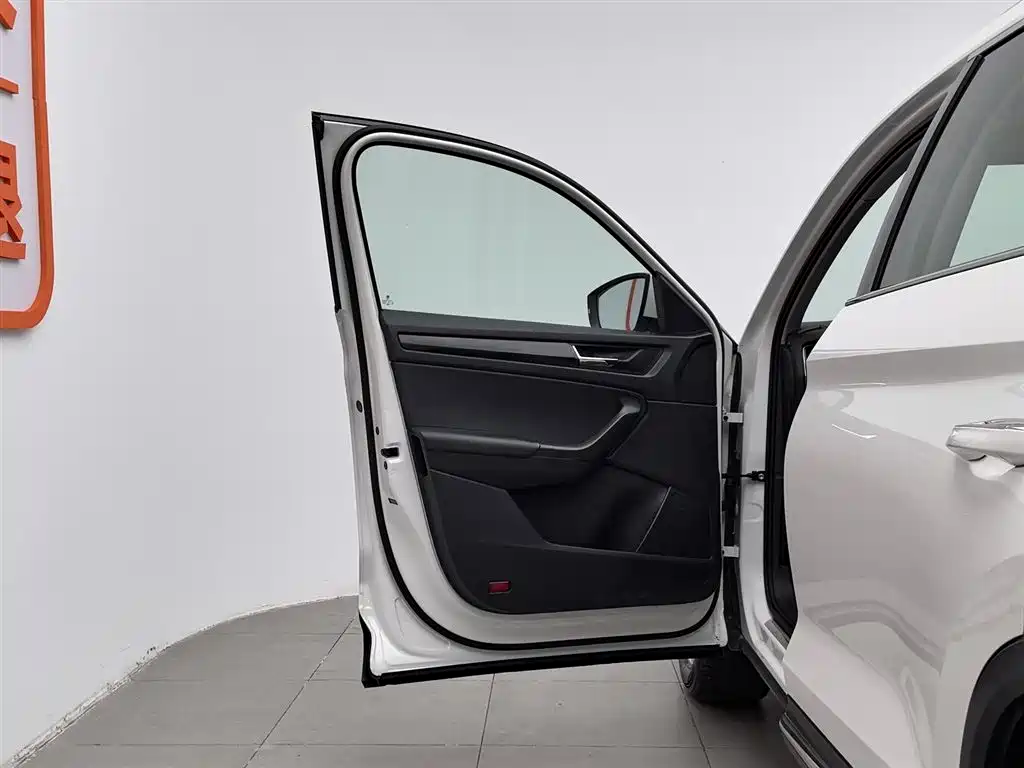 Škoda Kodiaq 2018 TSI330 5-seat FWD Luxury Premium фото 8