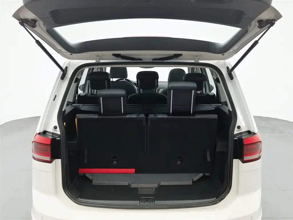 Volkswagen Touran 2018 Touran L 280TSI DSG Comfort 7-seater China V фото 16