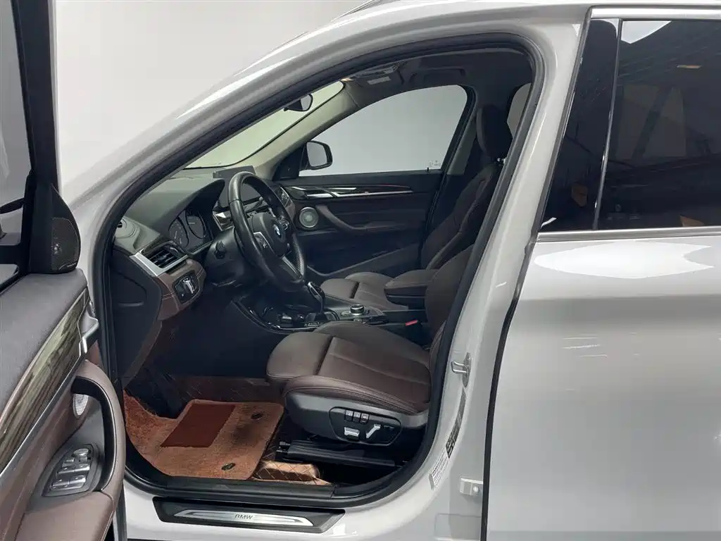 BMW X1 2022 xDrive25Li Premium фото 14