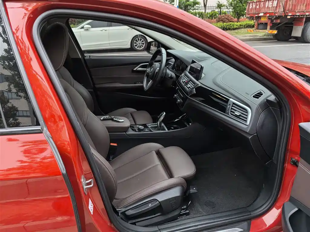 BMW 1 Series 2020 Model 120i M Sport Package фото 17