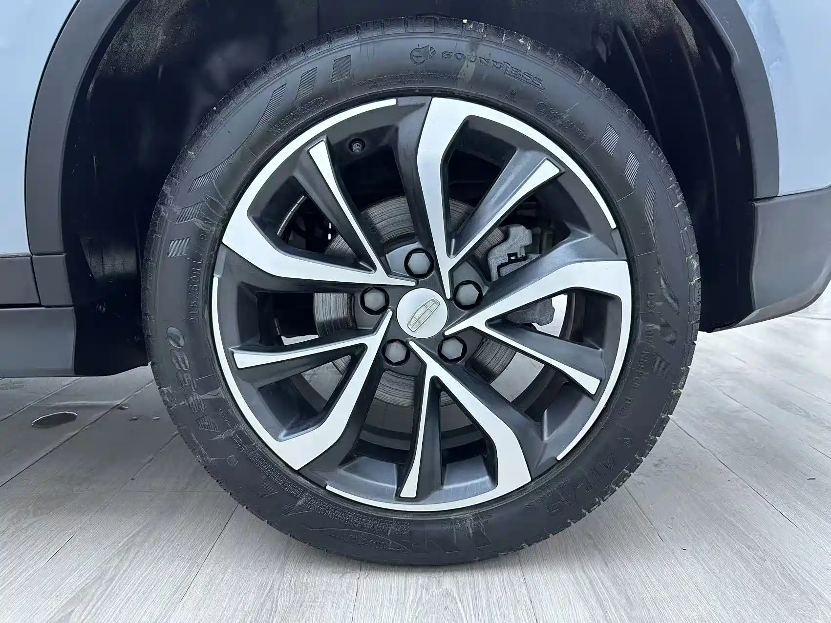 Фото 16 - Geely Emgrand S