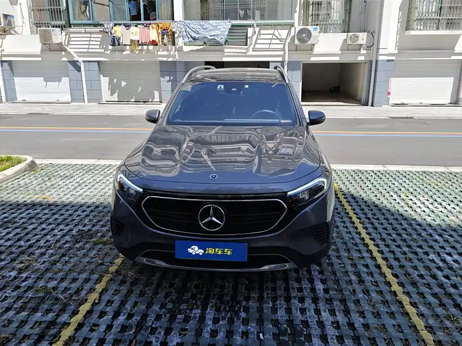 MERCEDES-BENZ EQB