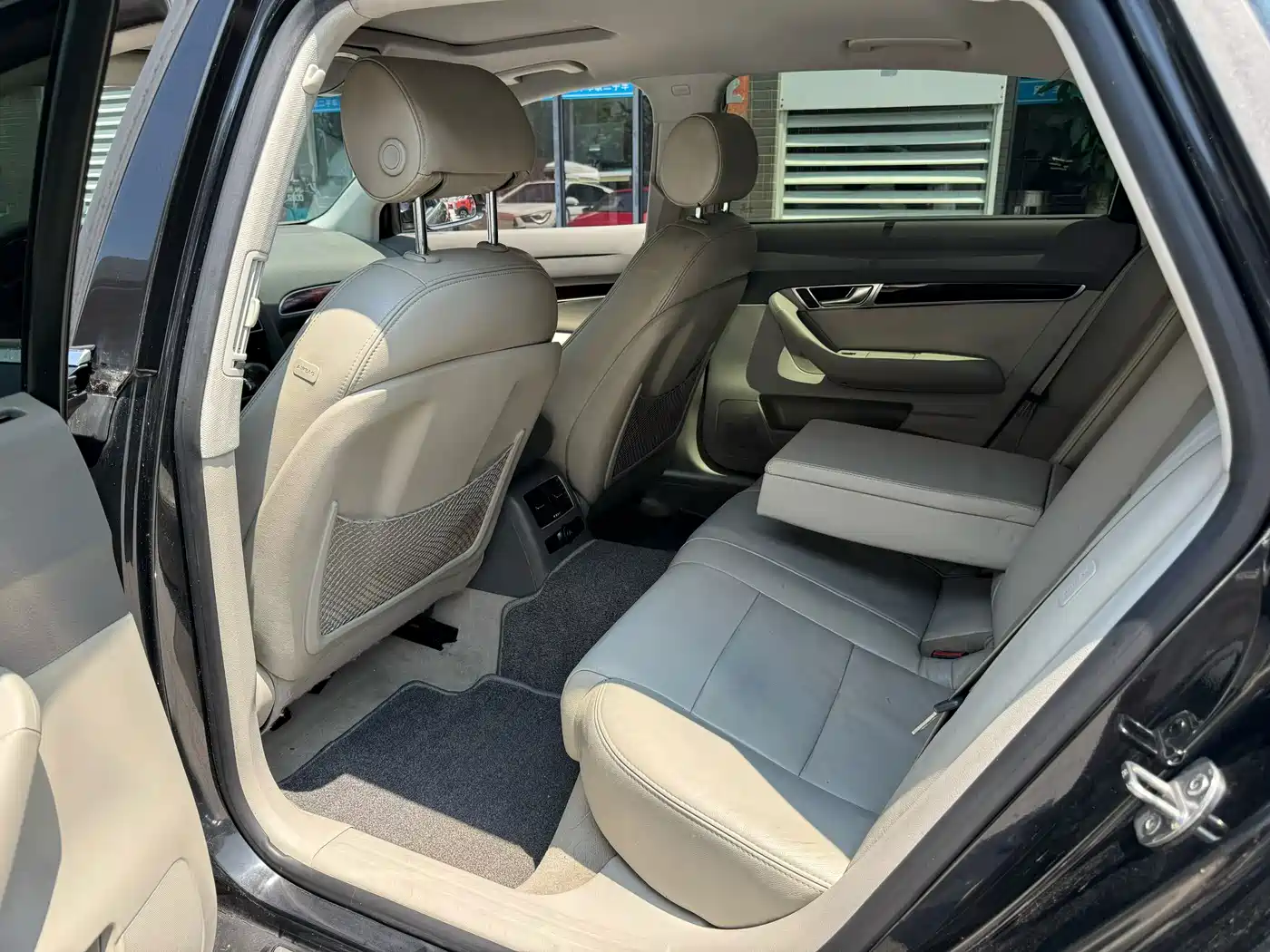 Photo 6 - Audi A6L