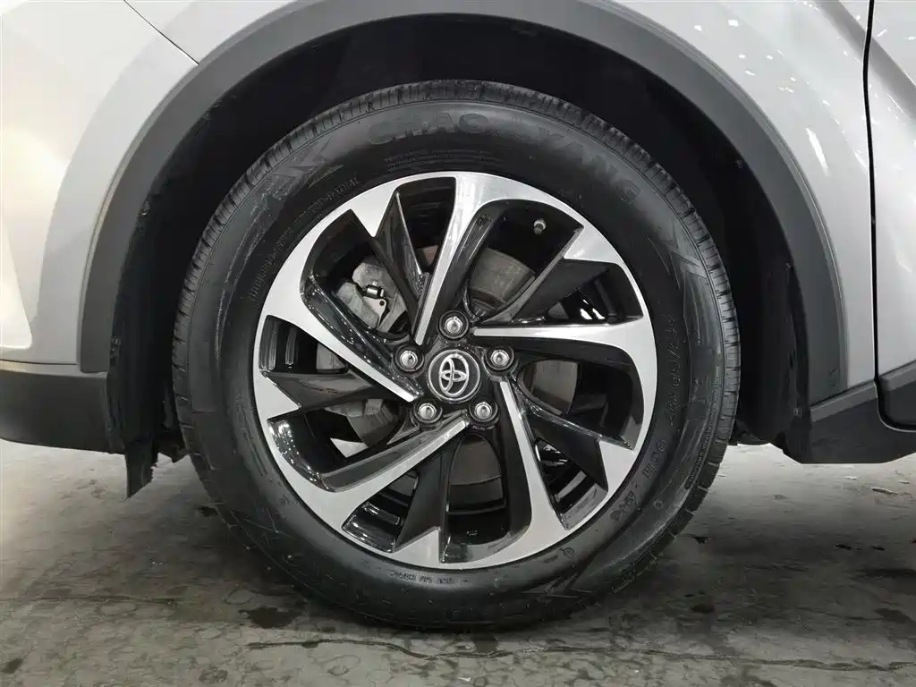 Toyota IZOA 2020 2.0L Yi Xiang Edition фото 17