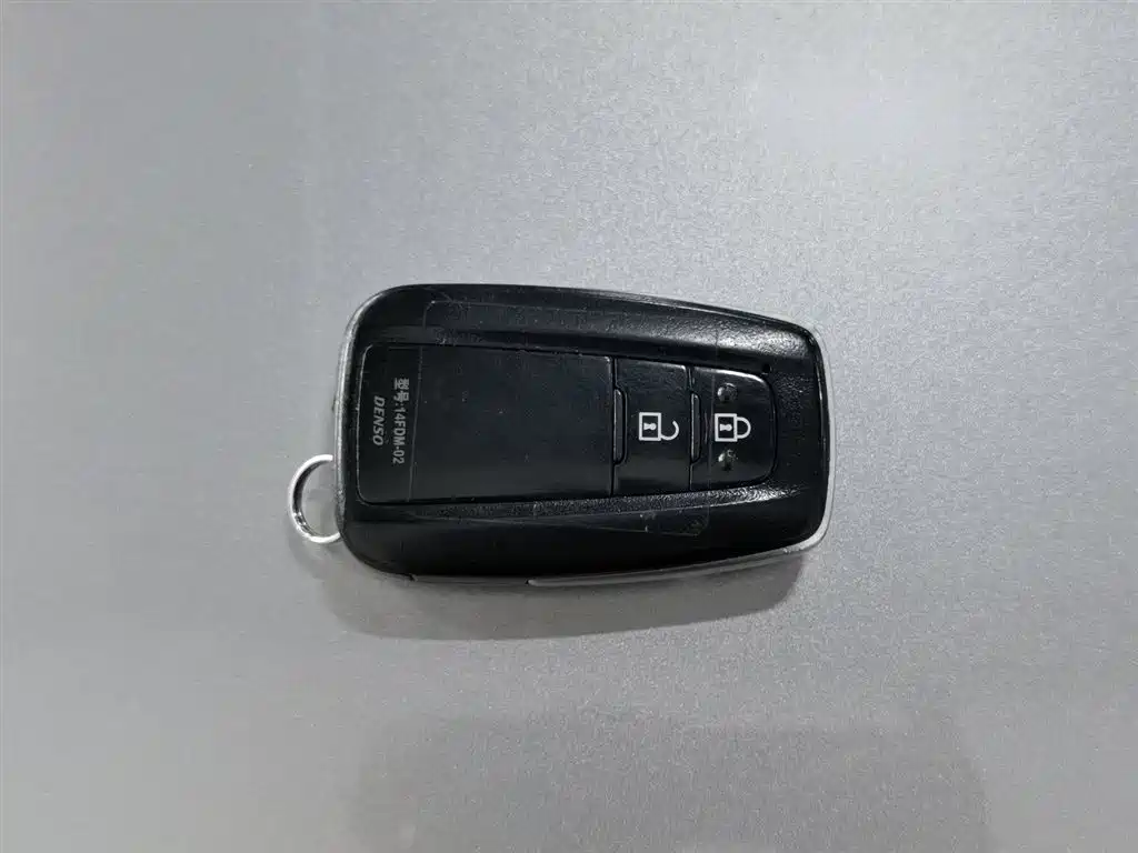 Toyota IZOA 2020 2.0L Yi Xiang Edition фото 19