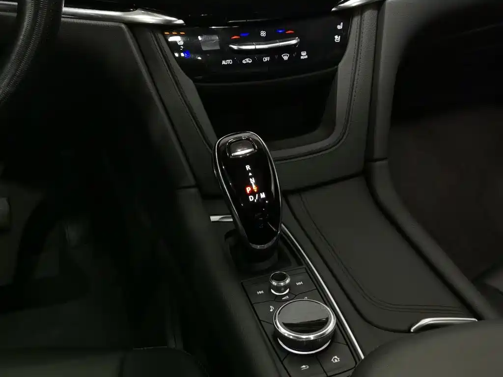 Cadillac XT6 2022 2.0T 6-Seater 4WD Luxury Edition фото 13