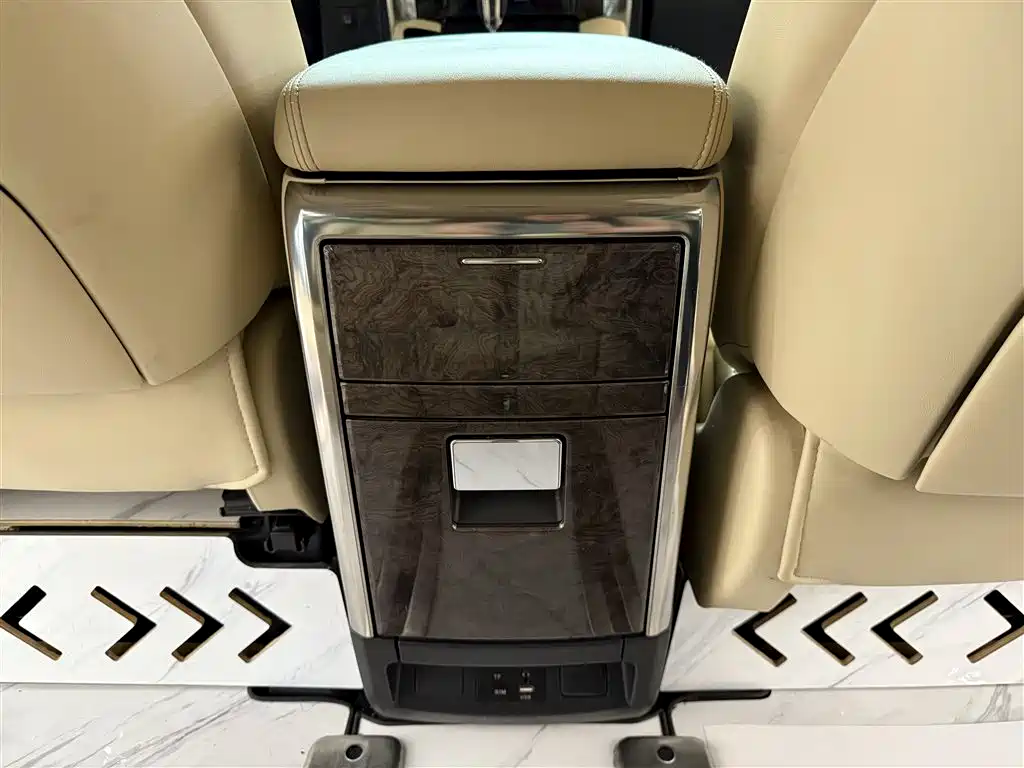 Toyota Vellfire 2021 Crown Hybrid 2.5L HV Premium Edition фото 22