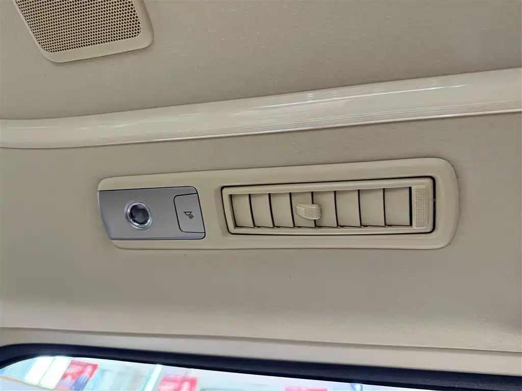 Toyota Vellfire 2021 Crown Hybrid 2.5L HV Premium Edition фото 27