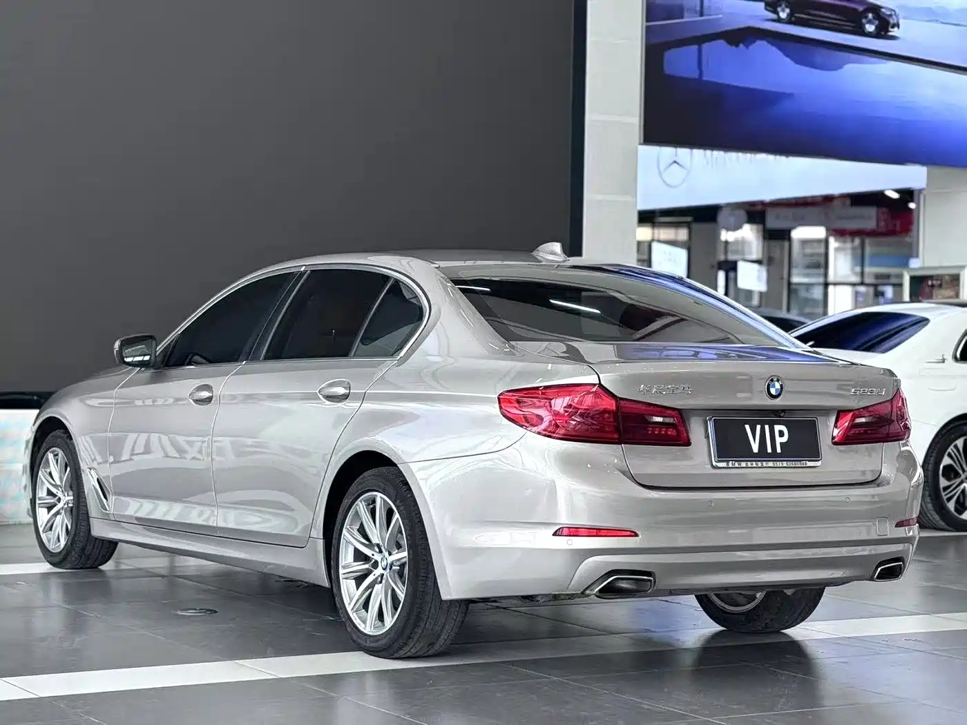 BMW 5 Series 2018 528Li Launch Special Edition фото 7