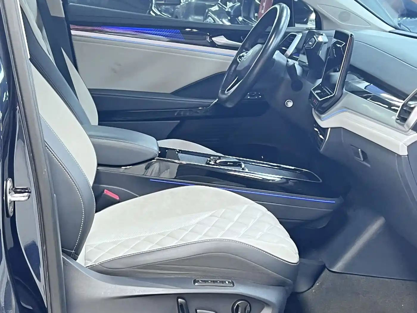Volkswagen ID.6 CROZZ 2022 Long Range PRO Edition фото 9