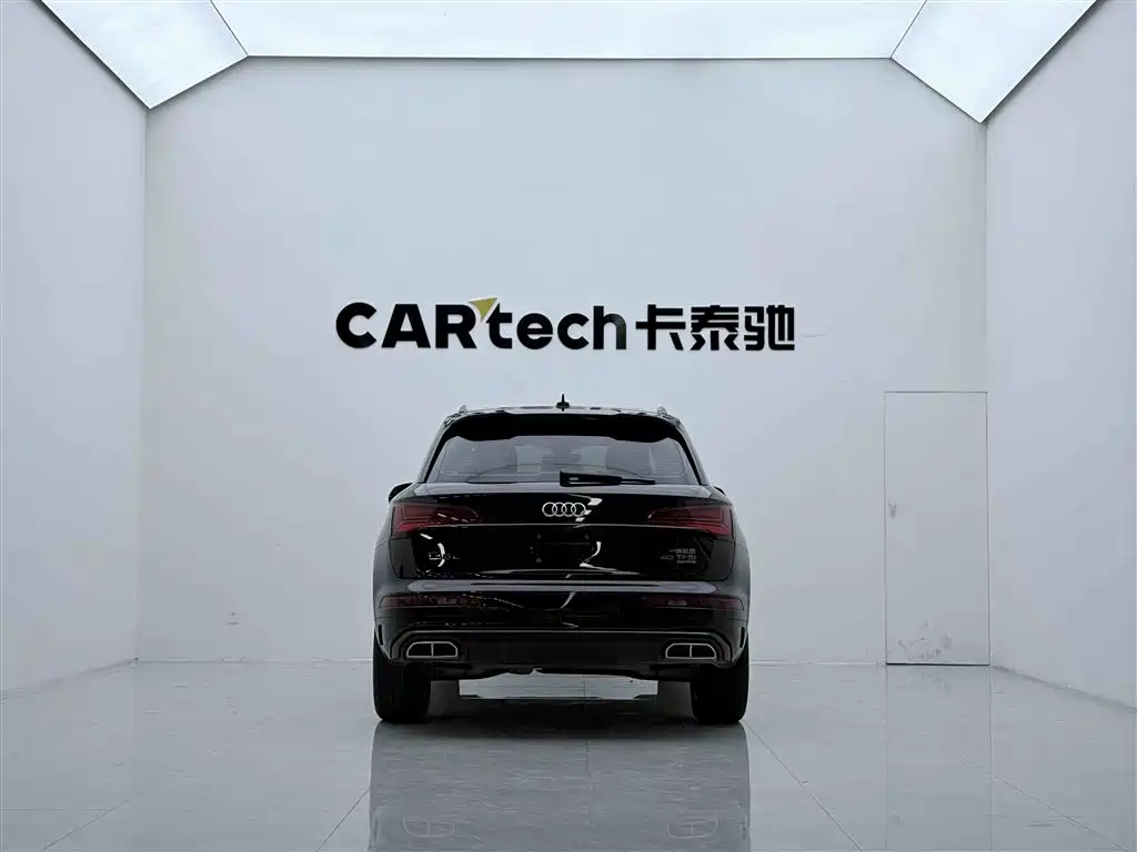 Audi Q5L 2024 Model 40 TFSI Luxury Dynamic фото 5