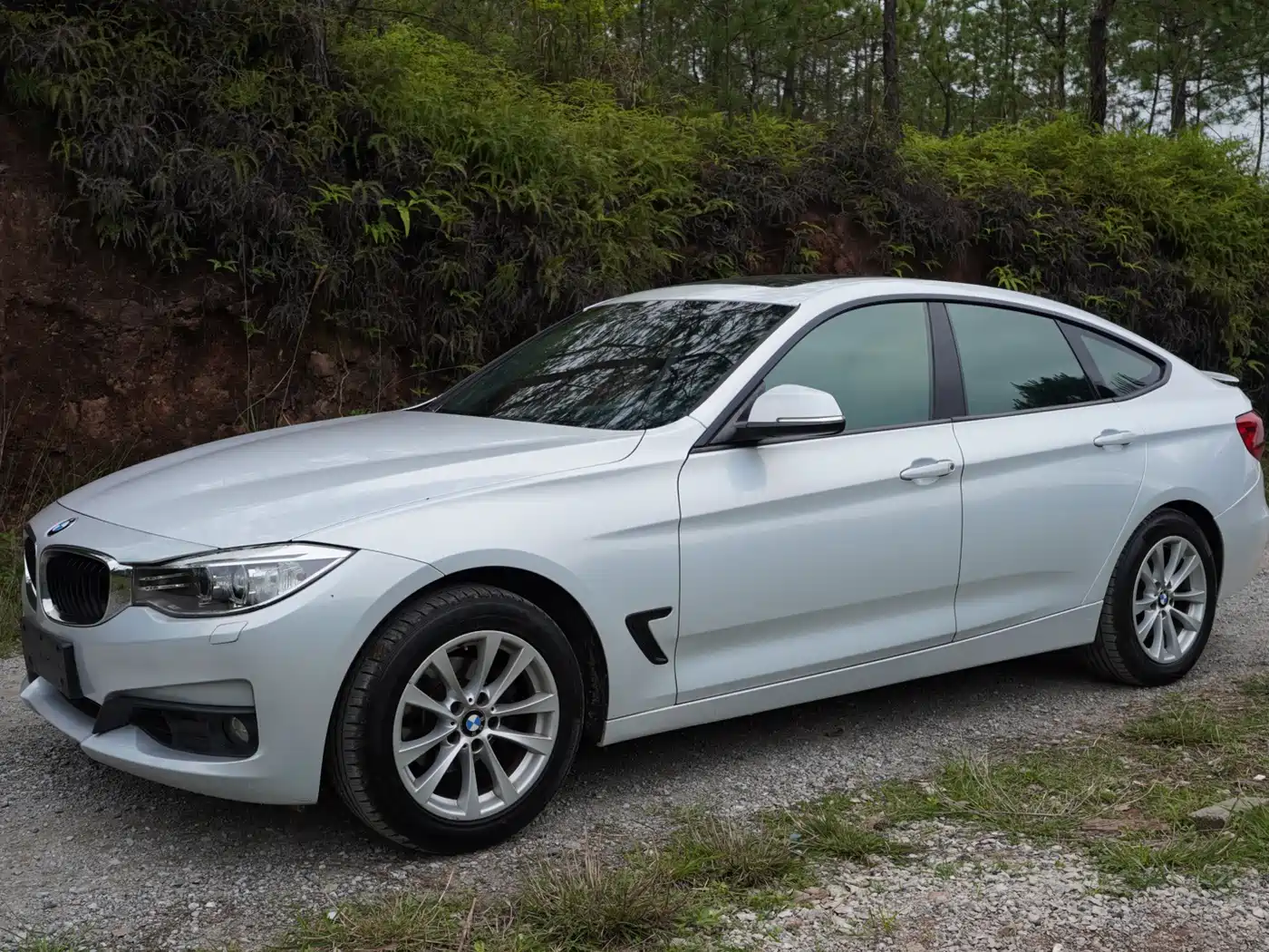 BMW 3 Series GT 2013 Model 320i Leading фото 42