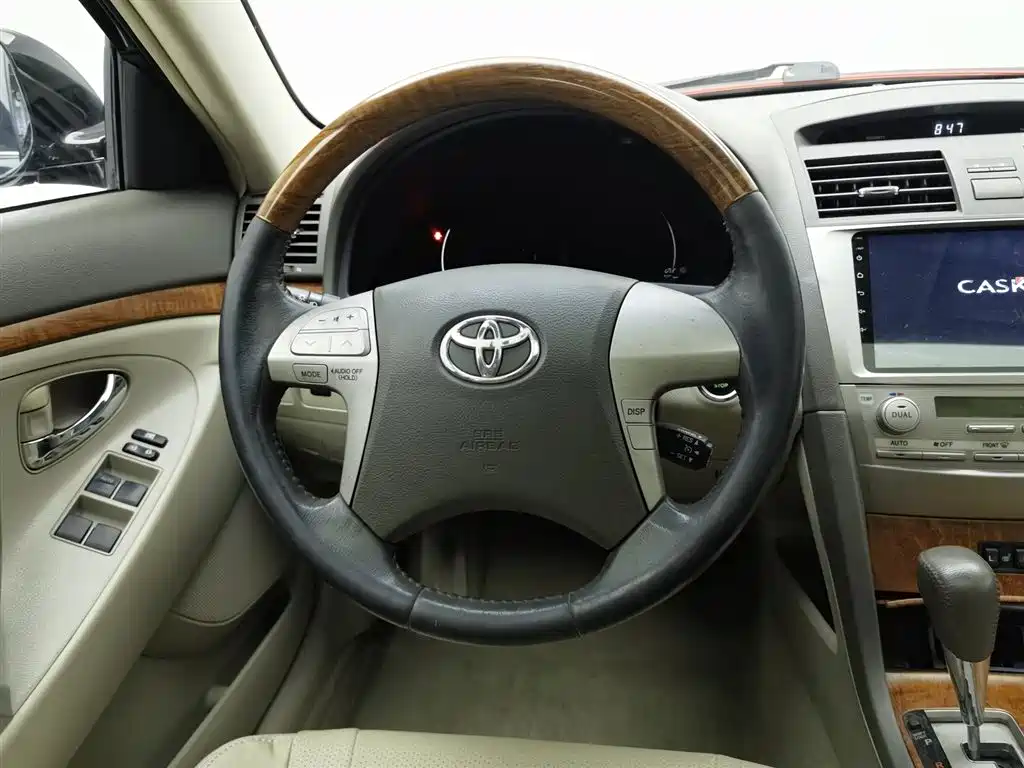 Toyota Camry 2011 240G Luxury Anniversary Edition фото 11