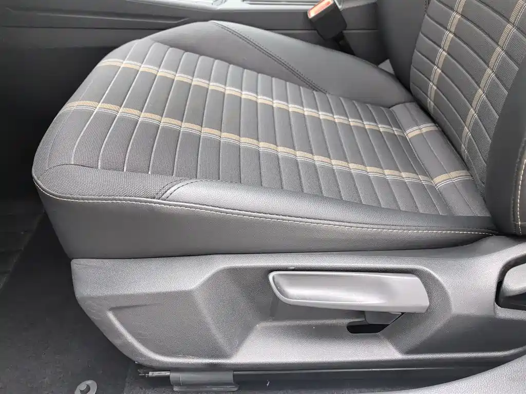 Volkswagen Lavida 2021 1.5L Automatic Vision Edition фото 20