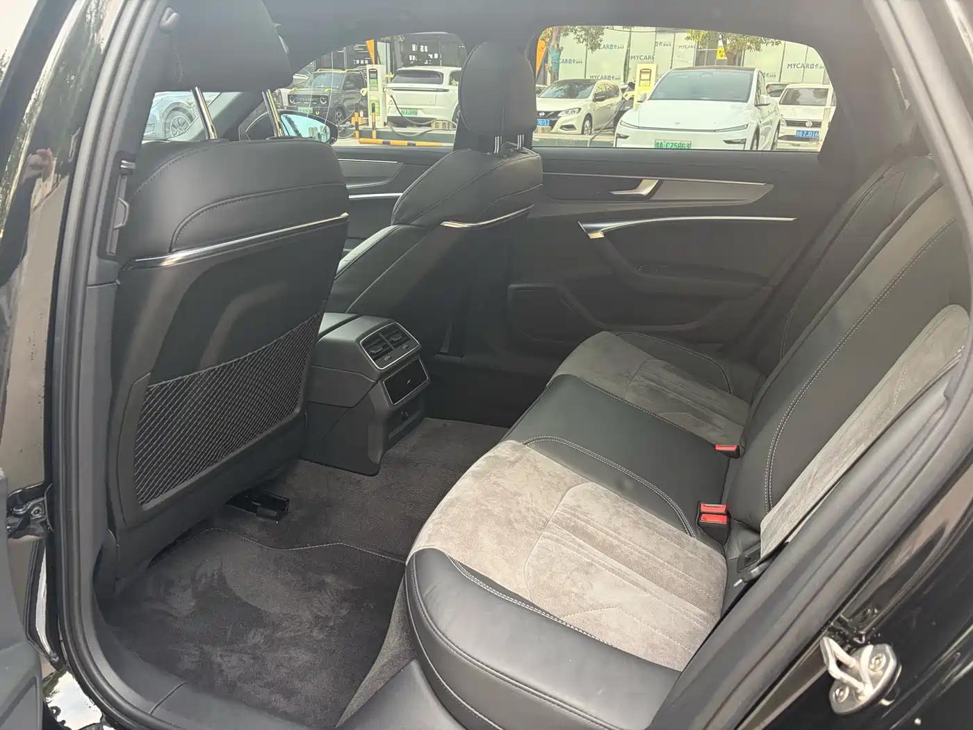 Audi A6L New Energy 2020 55 TFSI e quattro фото 11