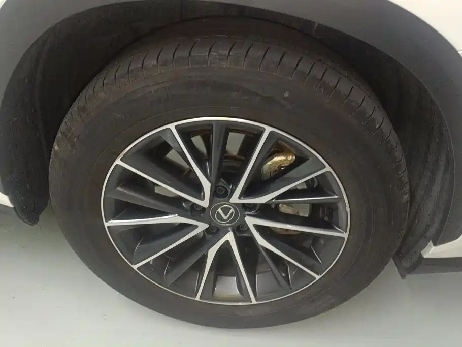 Photo 6 - Lexus NX