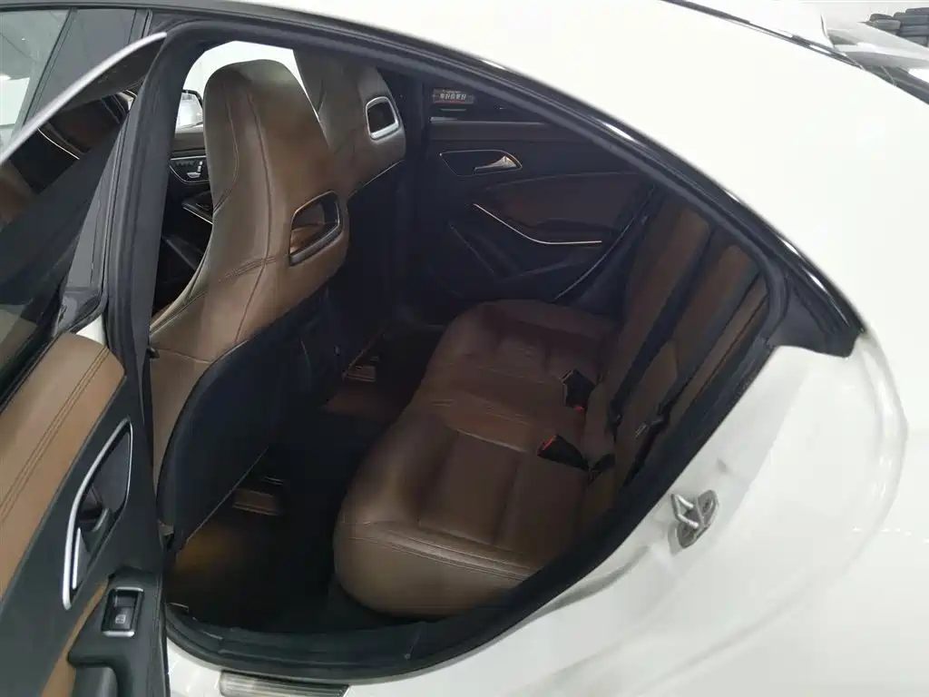 Mercedes-Benz CLA (Import) 2016 Facelift CLA 260 4MATIC фото 15