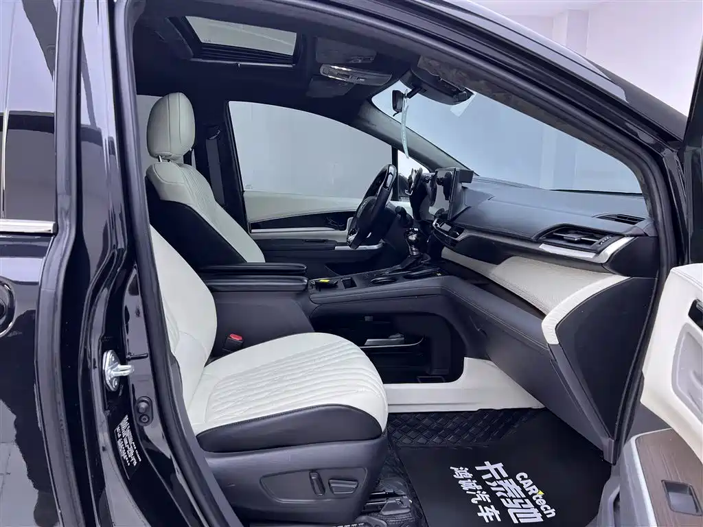 Toyota Sienna 2024 2.5L Hybrid Comfort Edition фото 21