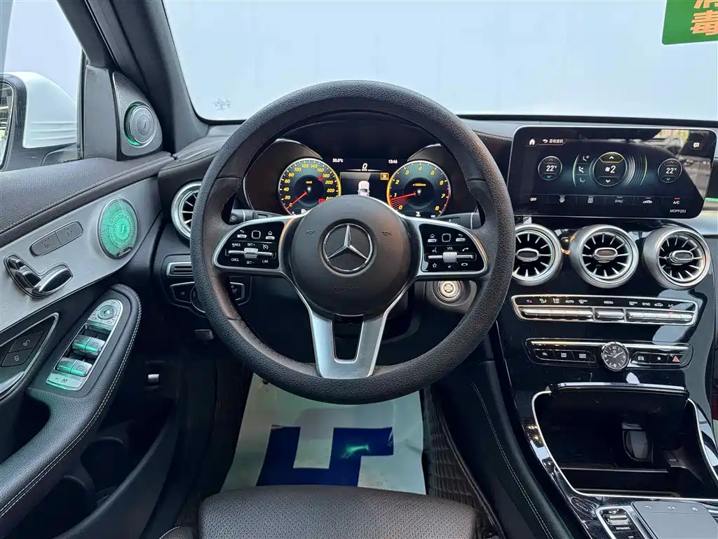 MERCEDES-BENZ GLC