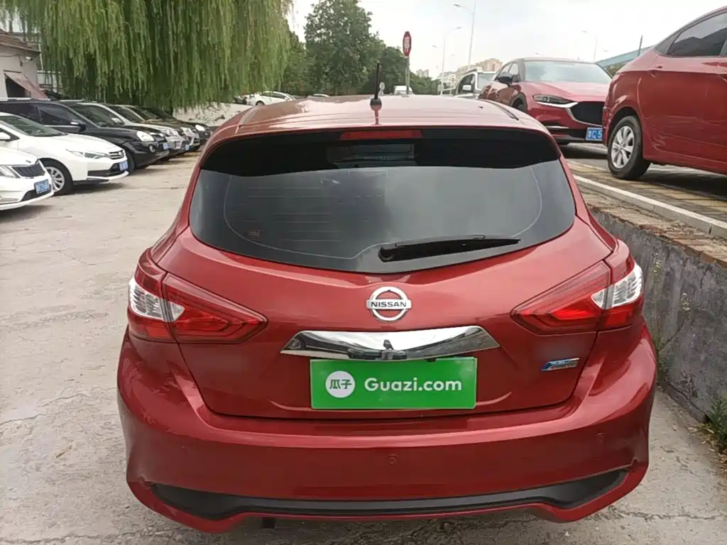 صورة 6 - Nissan Tiida