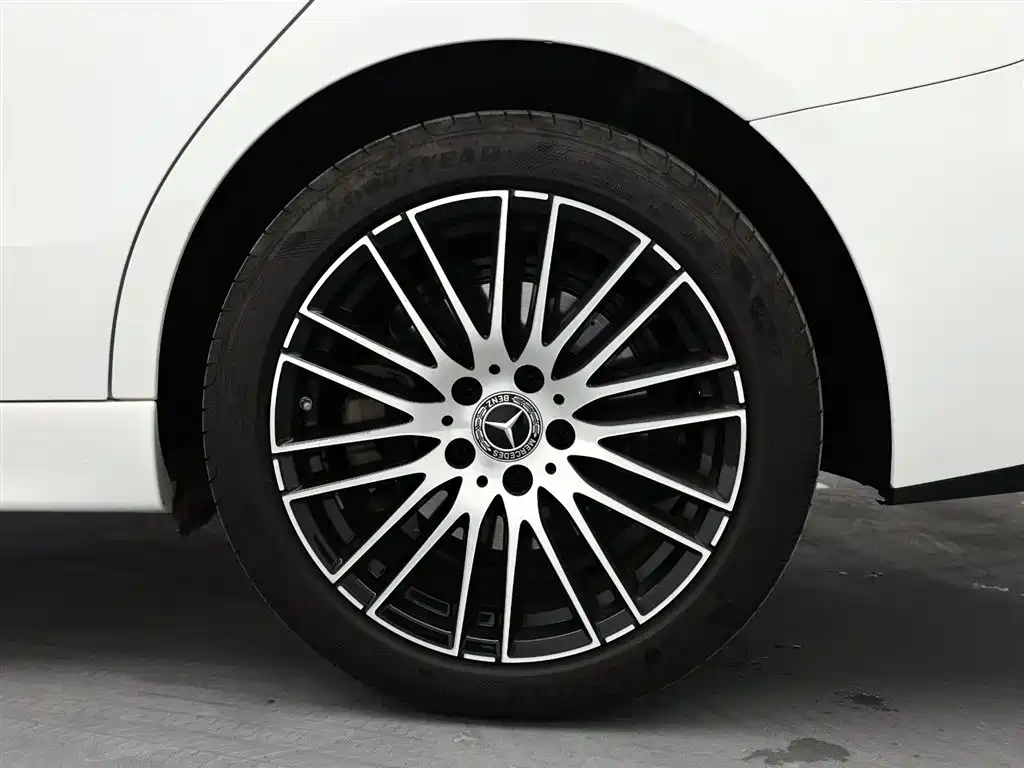 Mercedes-Benz C-Class 2024 Facelift C 260 L Sport фото 9