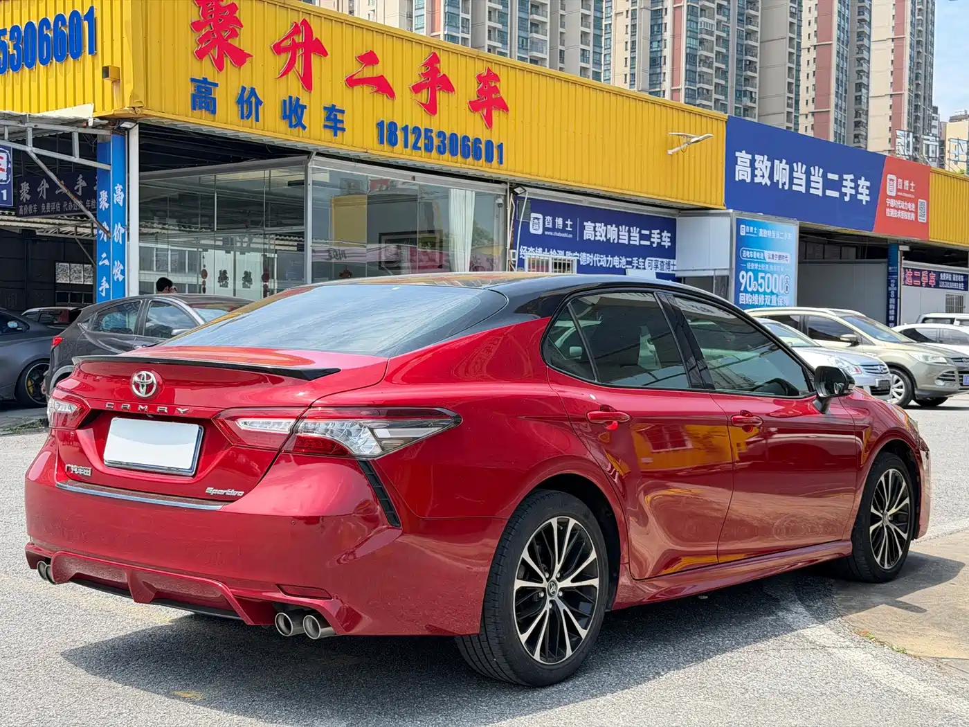 Фото 3 - Toyota Camry
