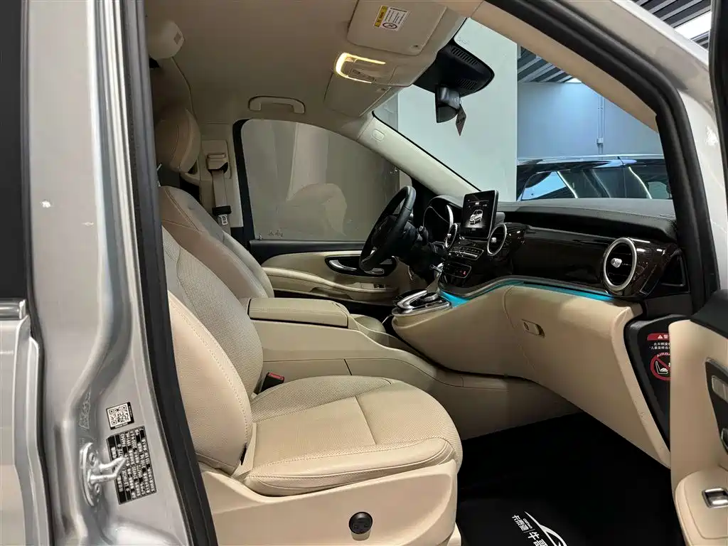 Mercedes-Benz V-Class 2018 V 260 L Premium Long Version China V фото 9