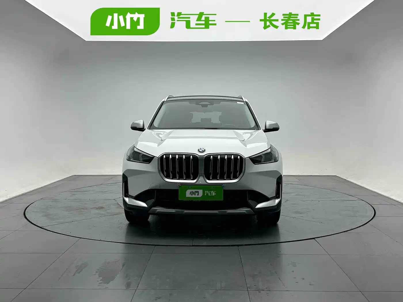 Фото 2 - BMW X1