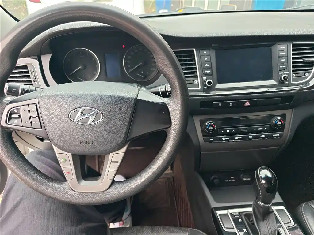 Hyundai Mistra 2016 1.8L Automatic Smart GLS фото 10