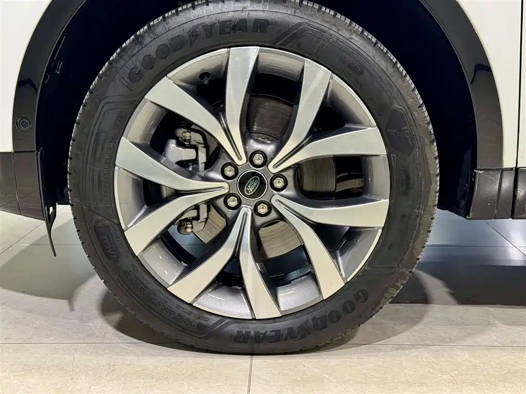 Land Rover Discovery Sport 2024 Luxury Custom Edition фото 10