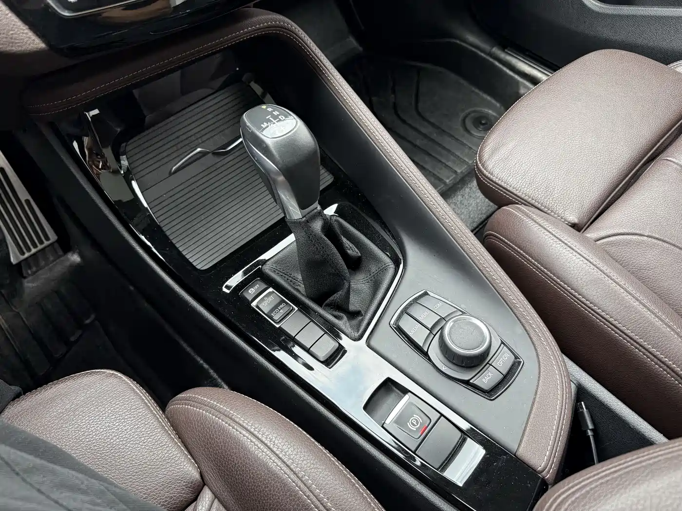 BMW X1 2019 sDrive18Li Premium Model фото 16