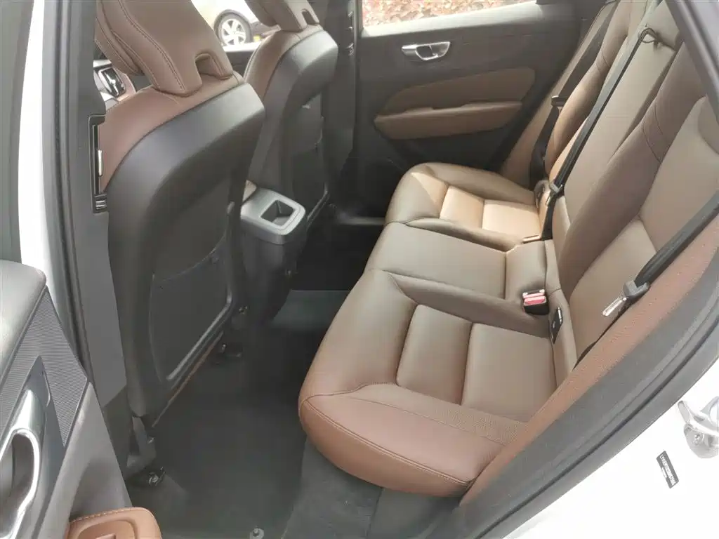 Volvo XC60 2025 2025 B5 AWD Smart Elite Luxury Edition