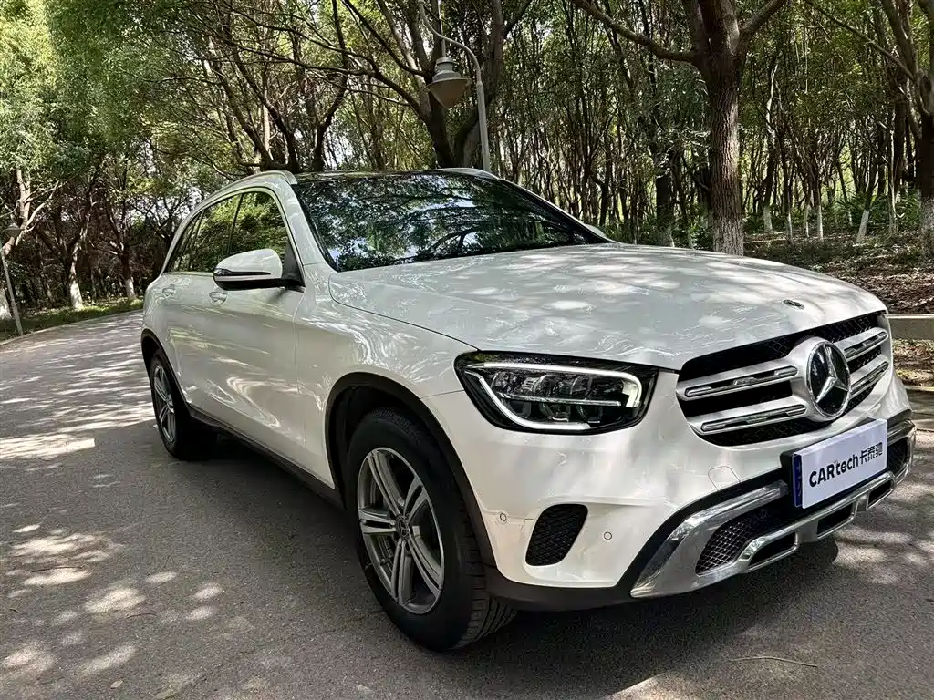 MERCEDES-BENZ GLC