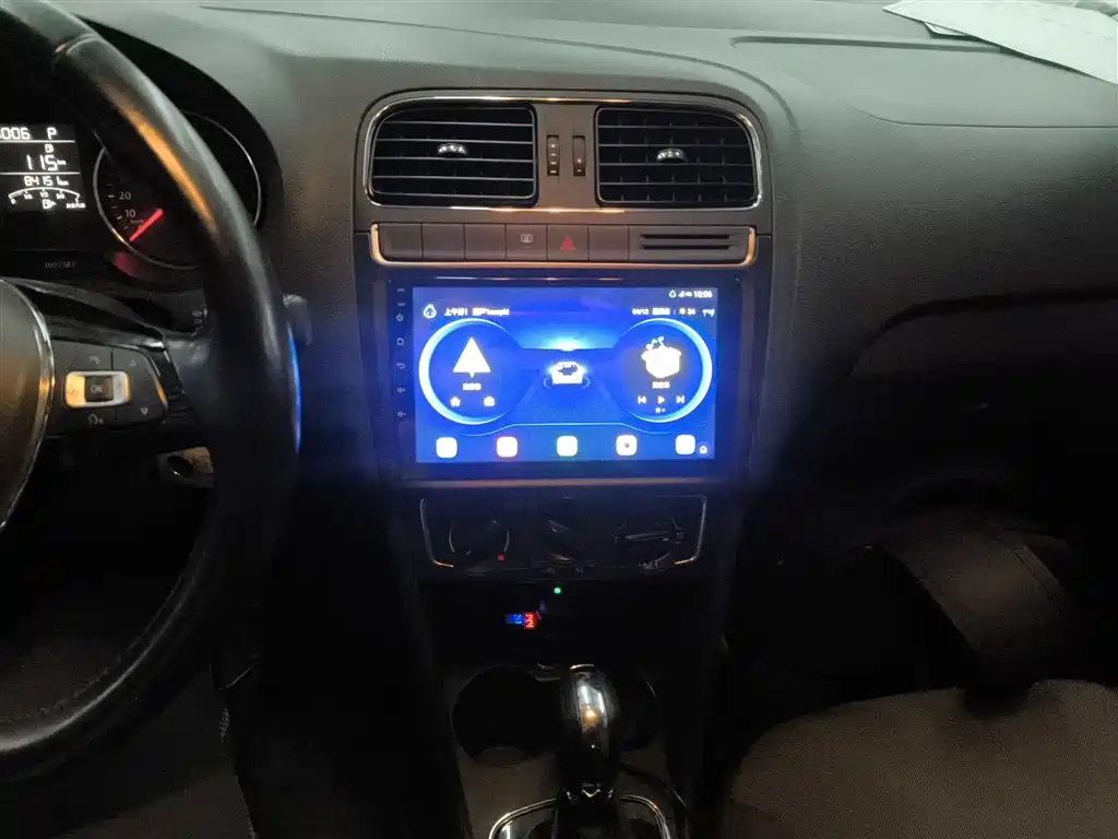 Volkswagen Polo 2016 1.6L Automatic Comfort фото 9