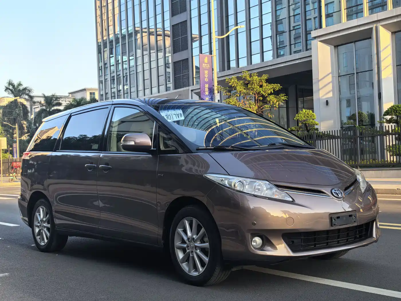 Toyota Previa 2012 2.4L 7-Seater Luxury Edition фото 3