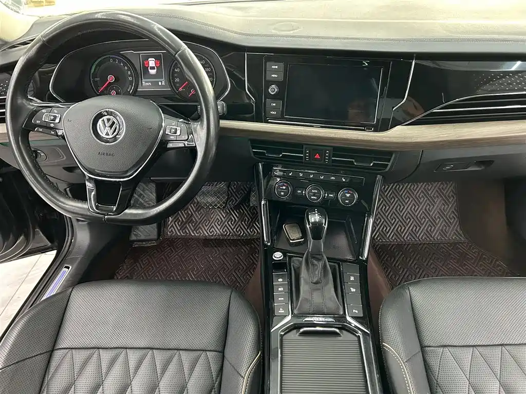 VOLKSWAGEN PASSAT NEW ENERGY