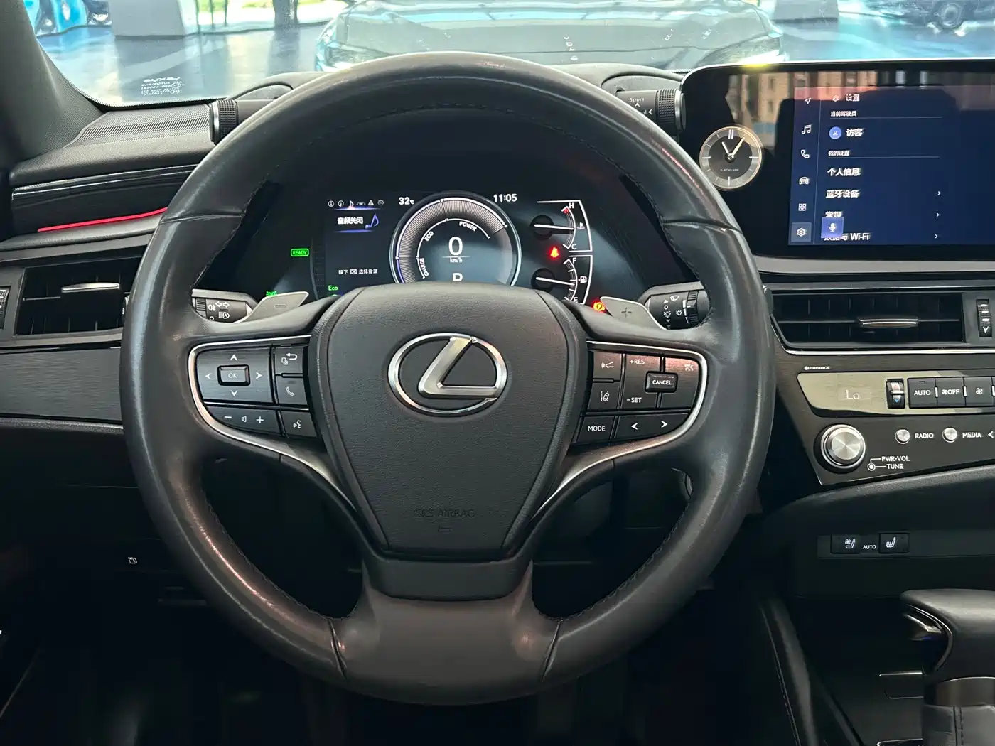 Фото 15 - Lexus ES