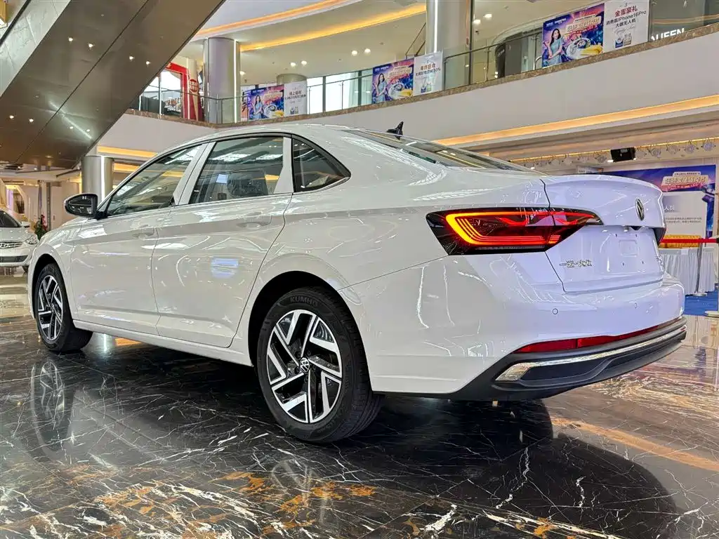 Volkswagen Sagitar 2025 Model Year Facelift 300TSI DSG Soaring Edition фото 7