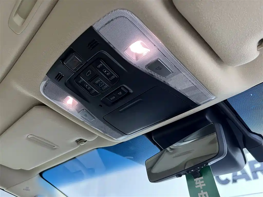 Toyota Alphard 2021 Hybrid 2.5L Luxury фото 23