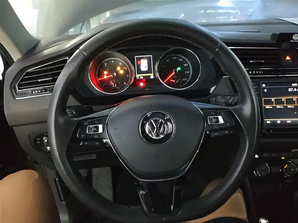 Volkswagen Tiguan L 2017 330TSI Automatic 2WD Luxury Edition фото 3