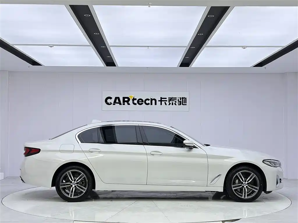 BMW 5 Series 2022 530Li Leading Luxury Package фото 4