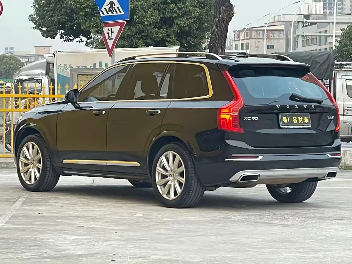 Фото 7 - Volvo XC90