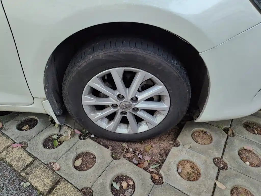 Toyota Camry 2015 2015 2.0G Leading Edition